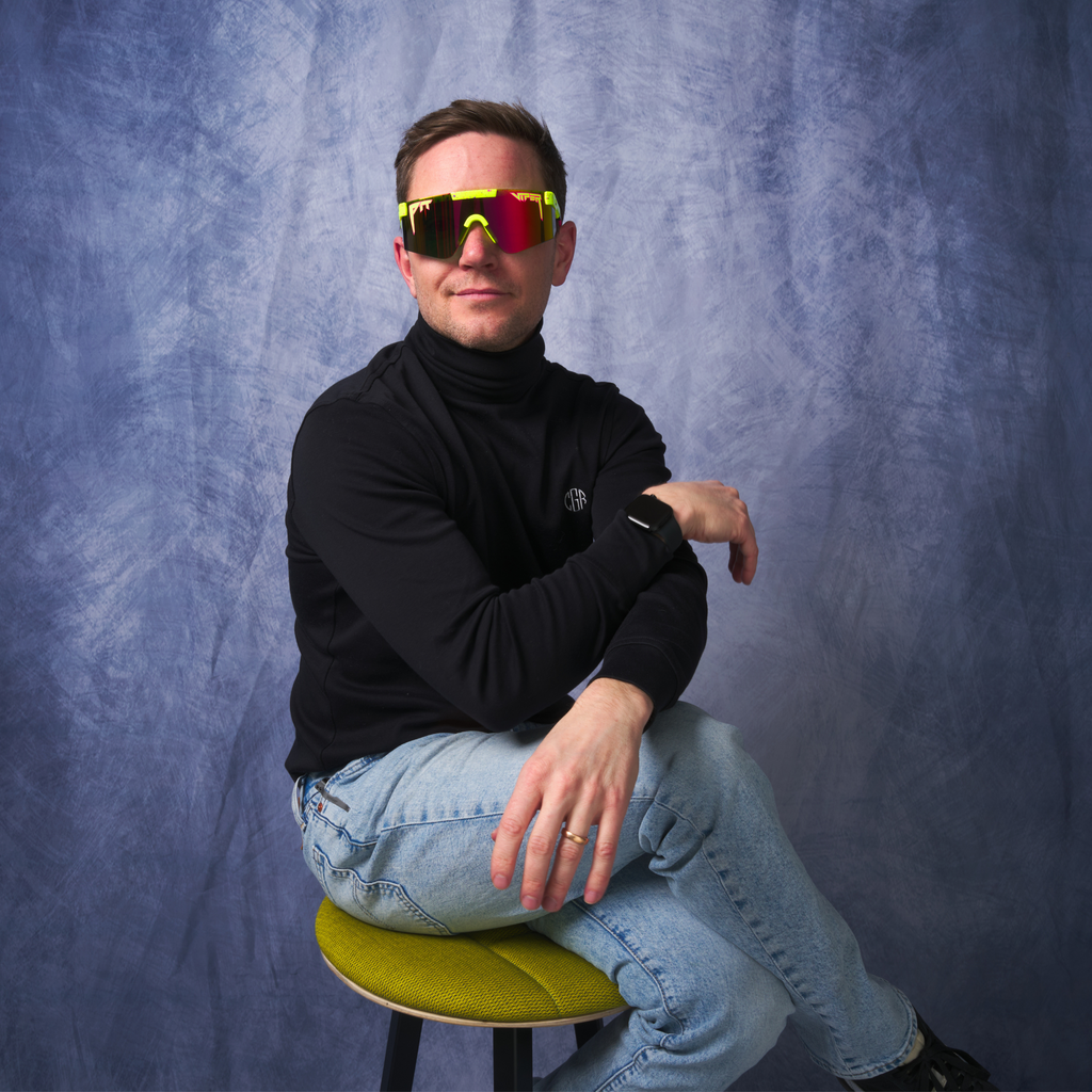 Person wearing The 1993 Original 2.0 with Z87+ Rainbow lens