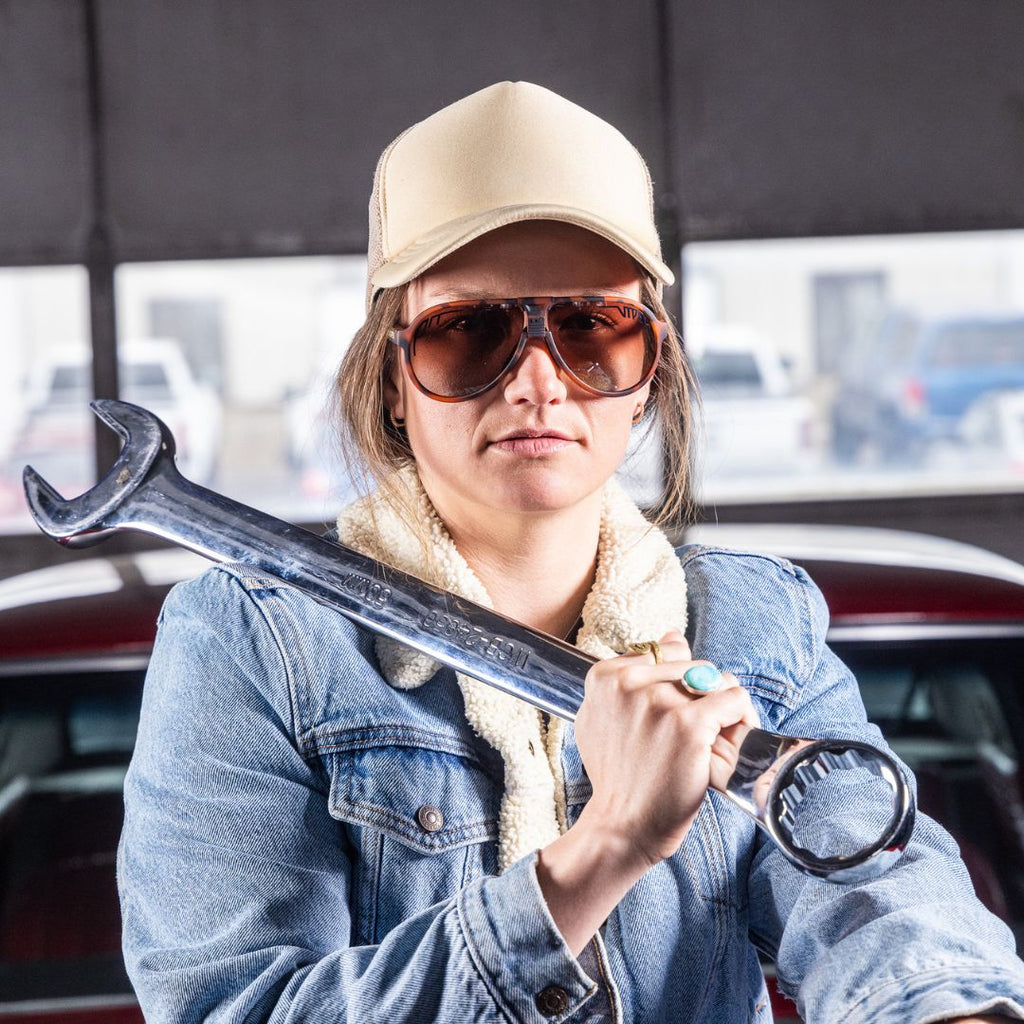 Person wearing The Landlocked Jethawk with polarized Brown Fade lens
