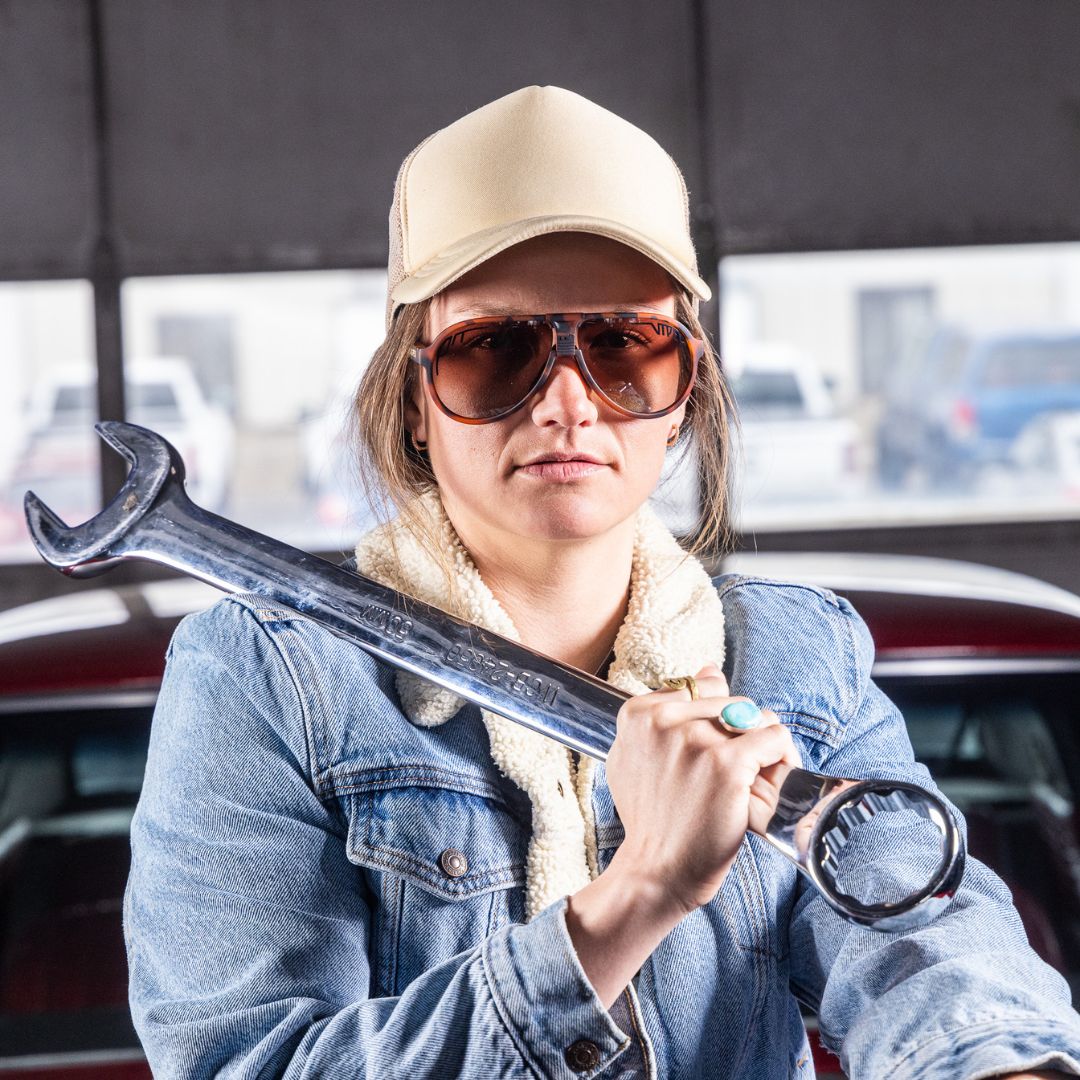 Person wearing The Landlocked Jethawk with polarized Brown Fade lens