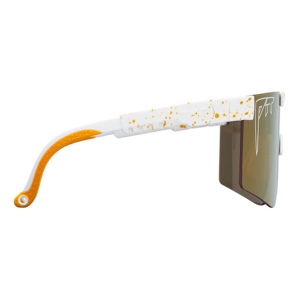 Angled view of The Bel Air Original 2.0 with hdpv polarized gold / regular lens on white background