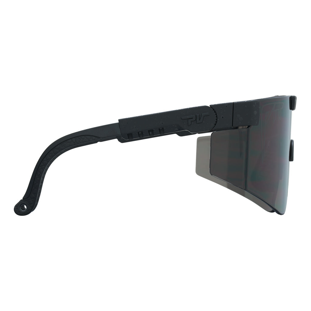 Angled view of The Blacking Out Original 2.0 with ball-istic™ smoke / regular lens on white background