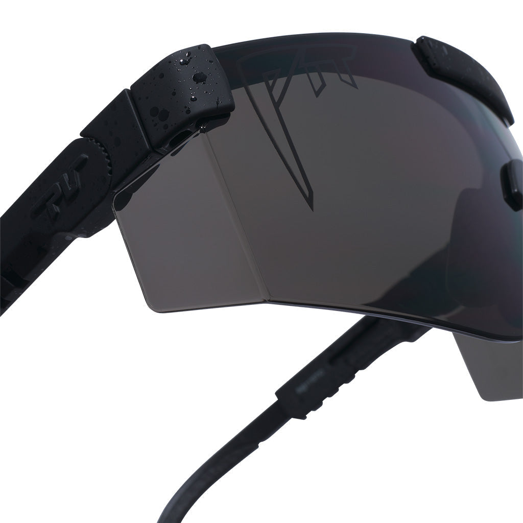Studio view of The Blacking Out Original 2.0 with ball-istic™ smoke / regular lens