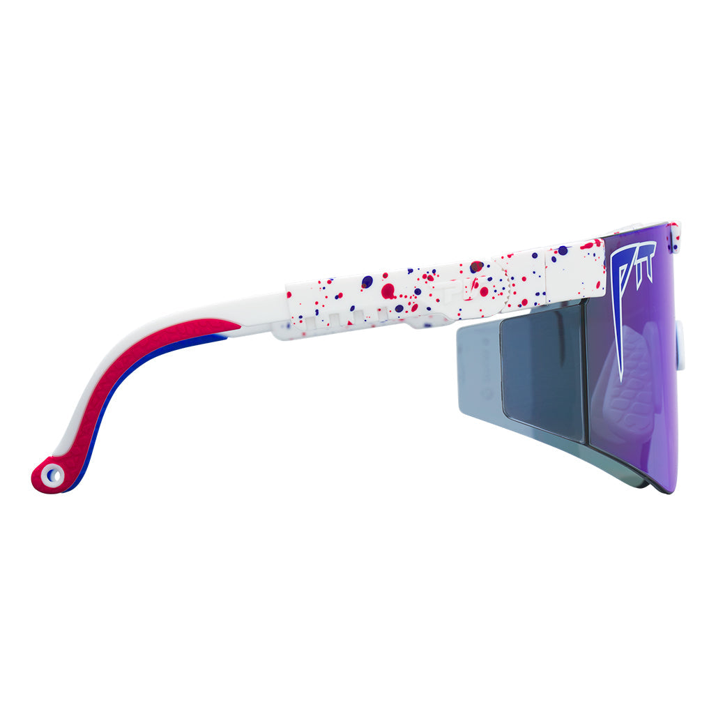 Angled view of The Merika Original 2.0 with z87+ blue / regular lens on white background
