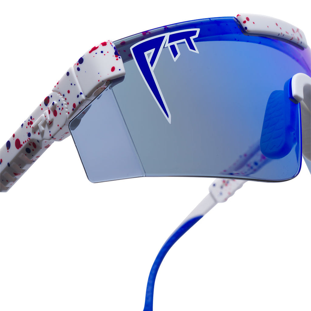 Studio view of The Merika Original 2.0 with z87+ blue / regular lens