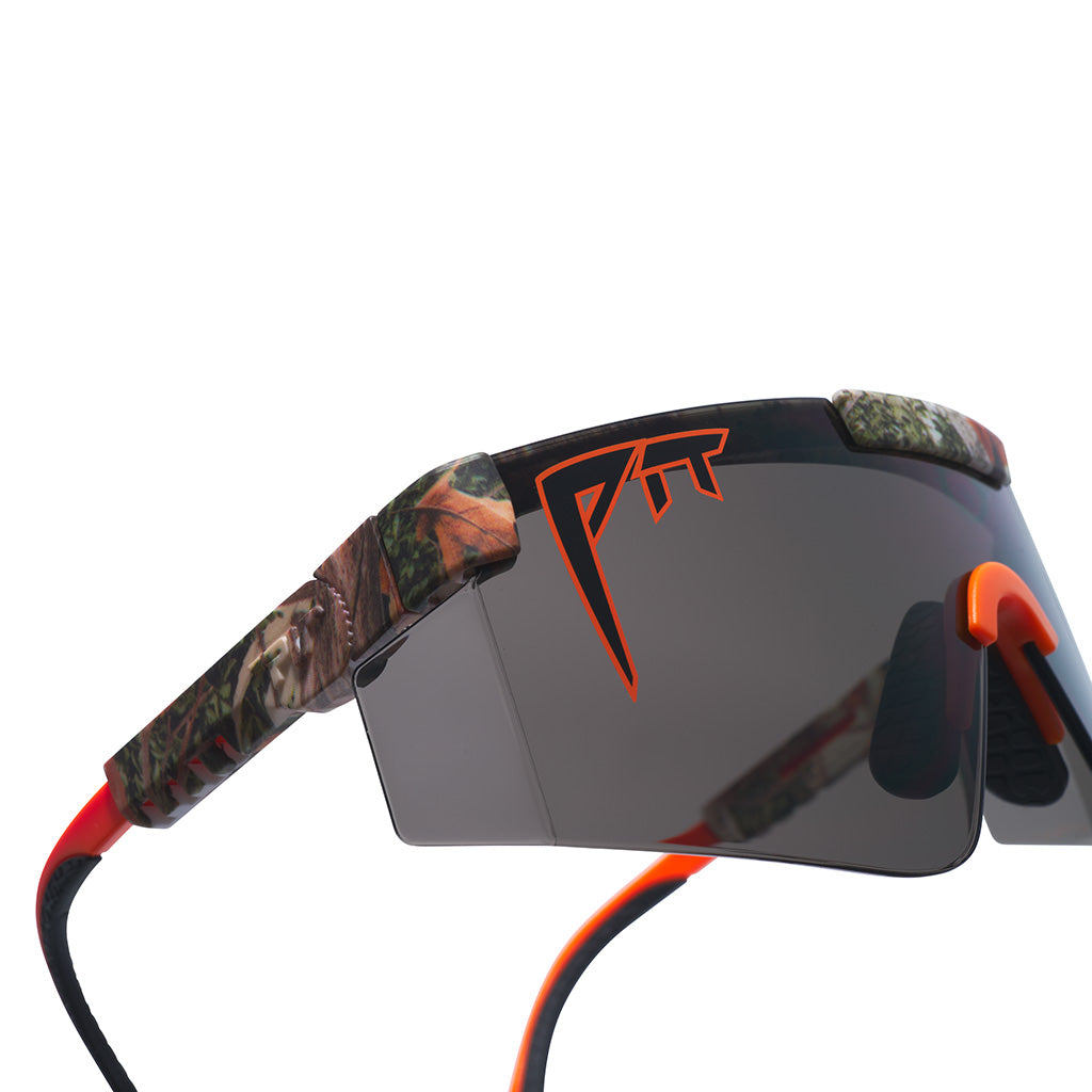 Studio view of The Actualbush Original 2.0 with ball-istic™ smoke lens