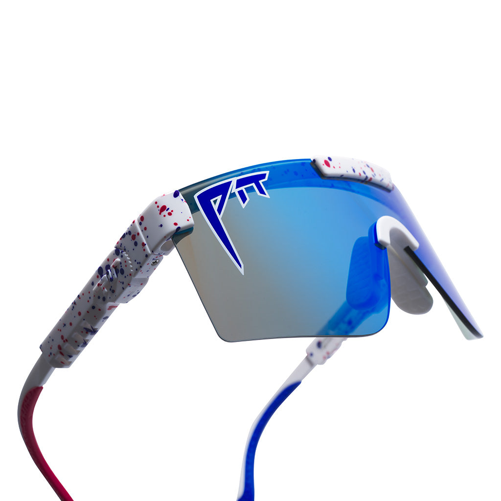 Front view of The Merika Original 2.0 with hdpv polarized blue lens on white background