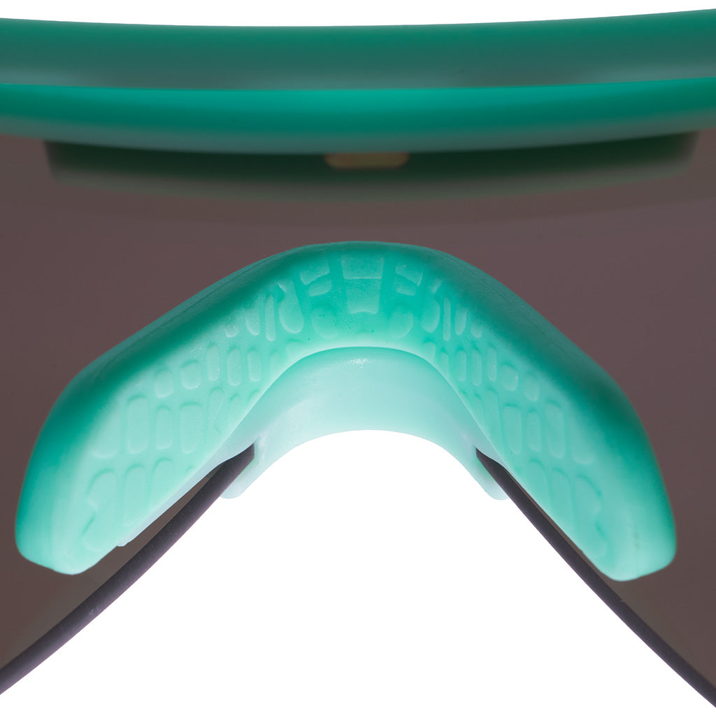 Studio view of The Oral Exam Original 2.0 with hdpv polarized pink lens