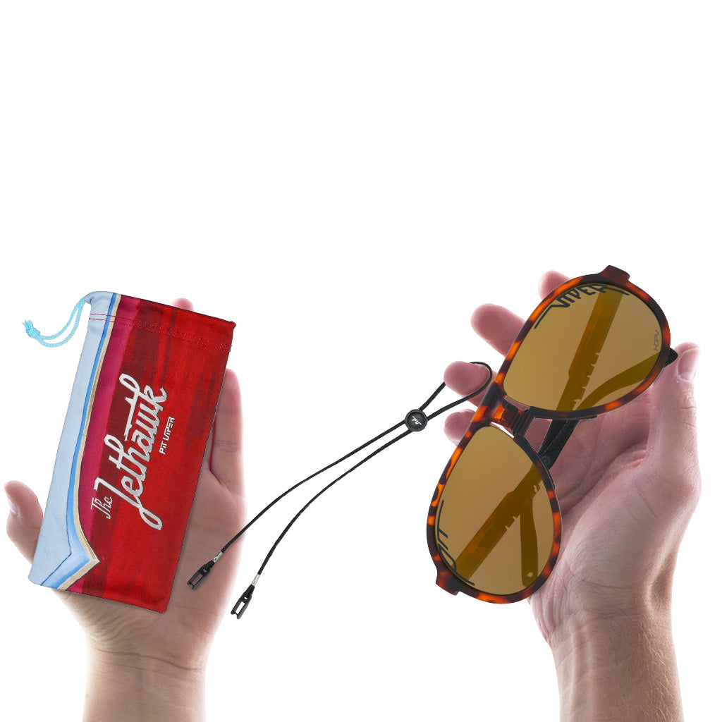 The Landlocked Jethawk - HDPV Polarized Gold - Package contents