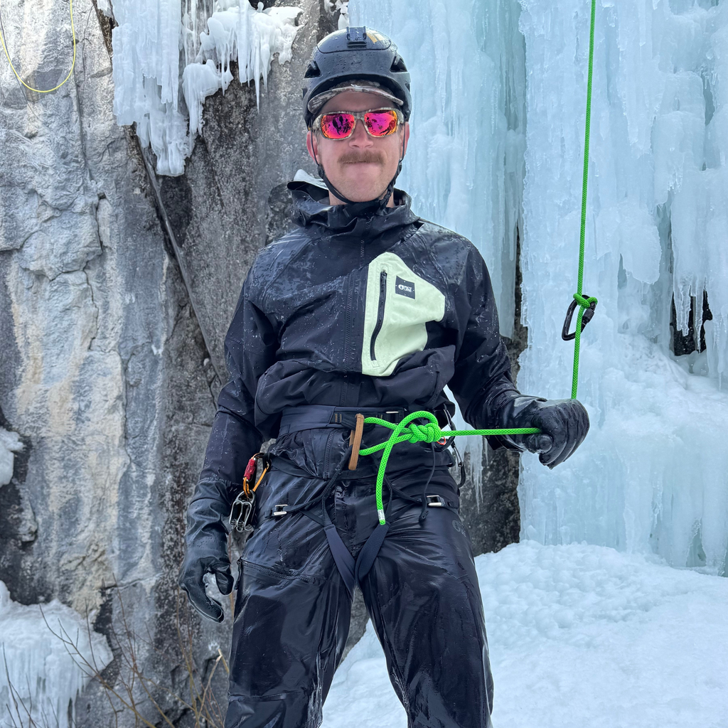 Person wearing The Actualbush Somox with HDPV Polarized Red lens