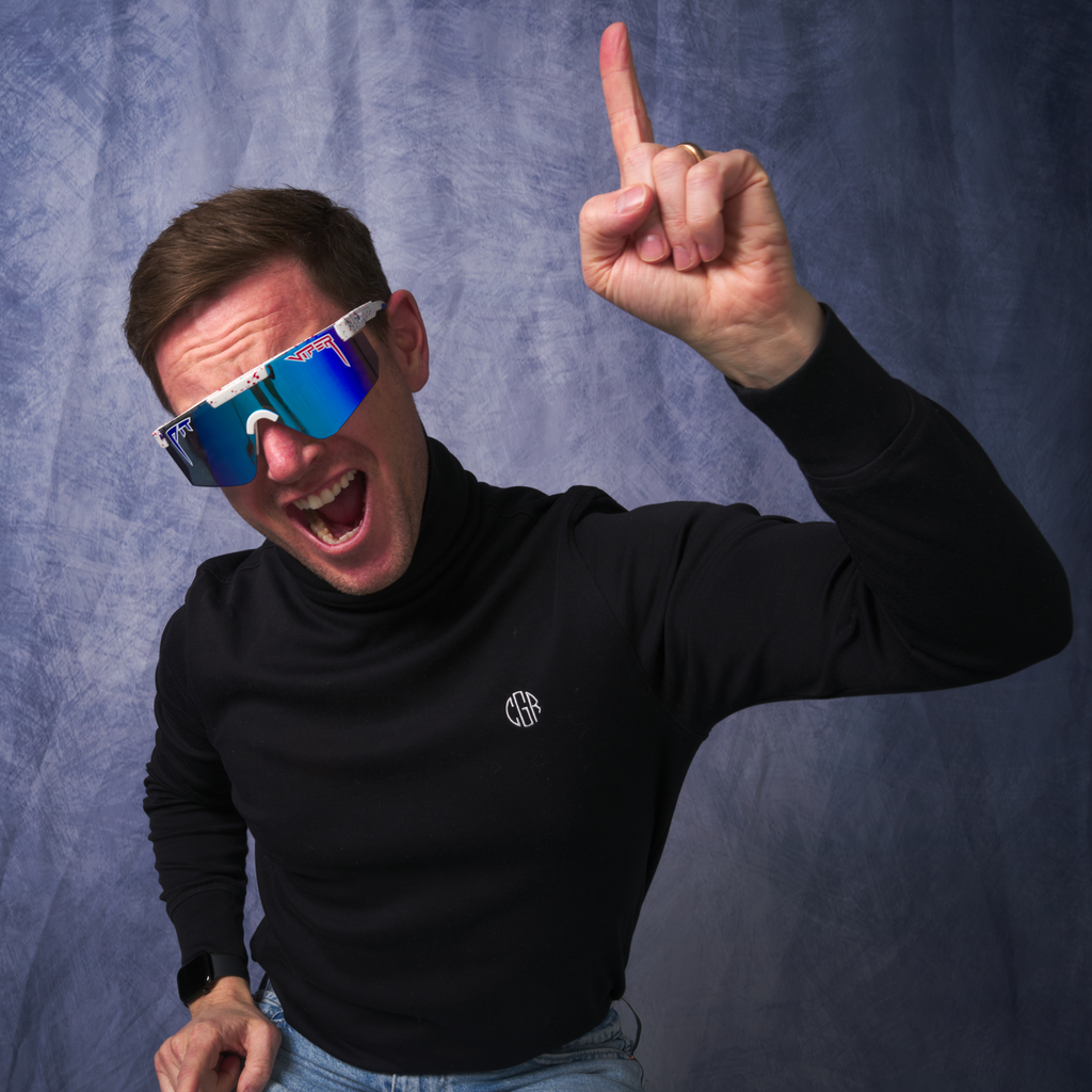 Person wearing The Merika Original 2.0 with z87+ Blue lens