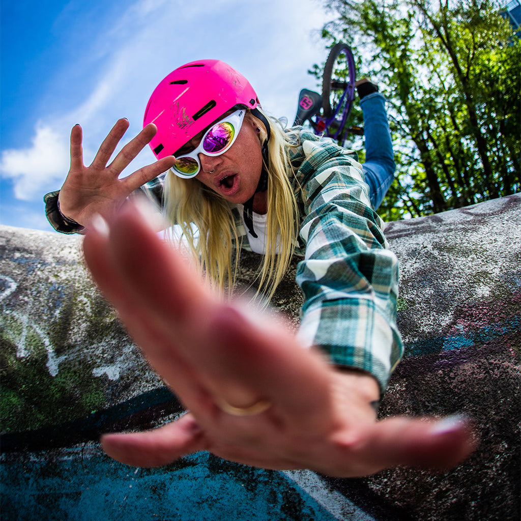 Person wearing The Miami Nights Slammer with Pink lens