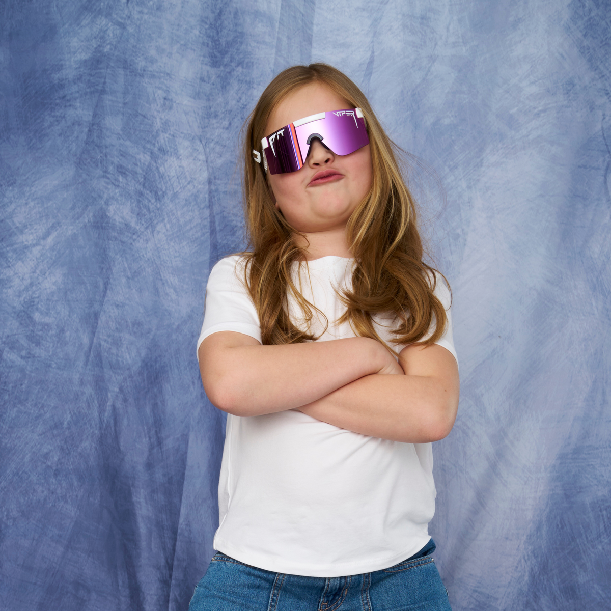 Person wearing The Miami Nights Junior with Pink lens